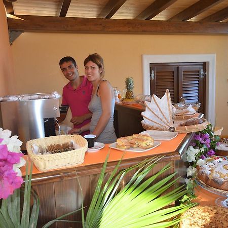 Baia Santa Margherita B&B Кастеллуццо Екстер'єр фото