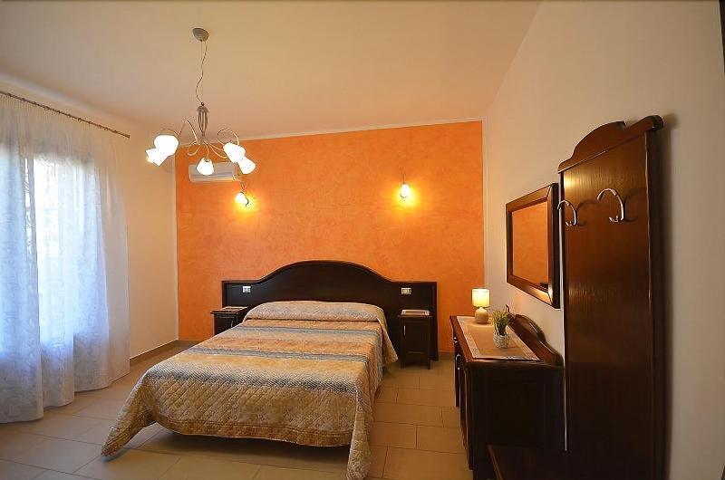 Baia Santa Margherita B&B Кастеллуццо Екстер'єр фото