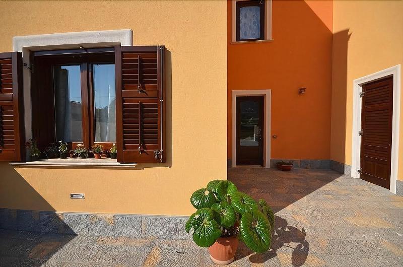Baia Santa Margherita B&B Кастеллуццо Екстер'єр фото
