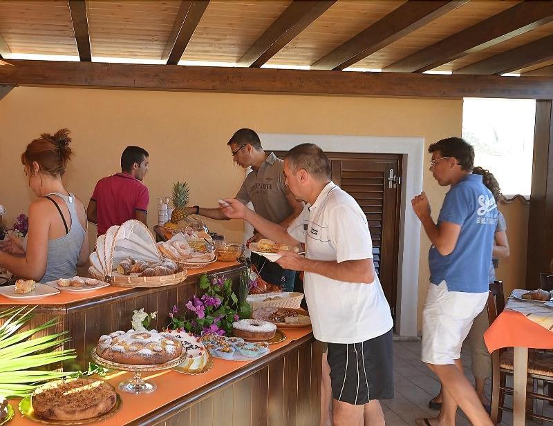 Baia Santa Margherita B&B Кастеллуццо Екстер'єр фото