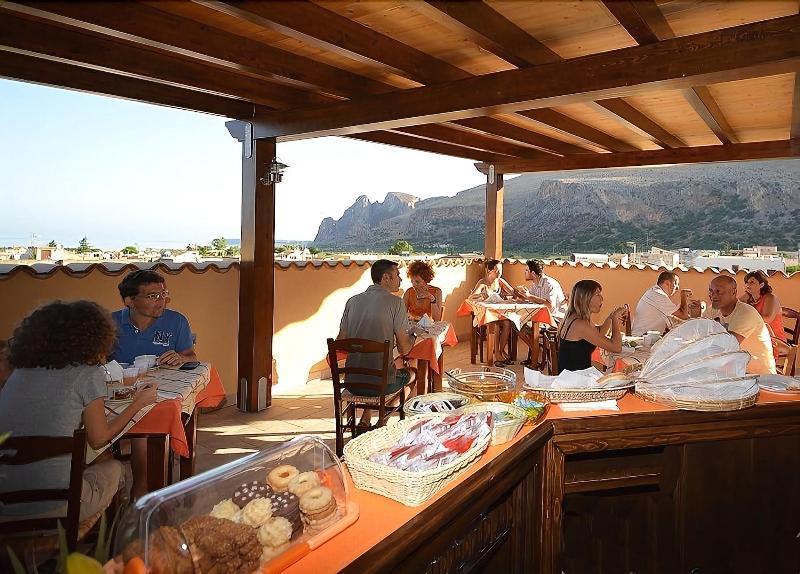 Baia Santa Margherita B&B Кастеллуццо Екстер'єр фото