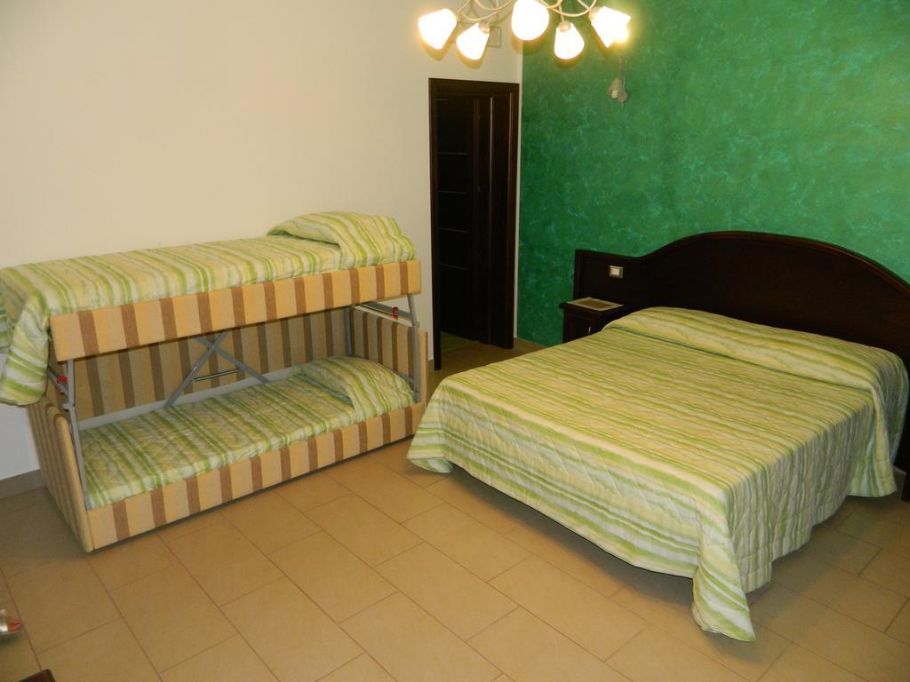 Baia Santa Margherita B&B Кастеллуццо Номер фото