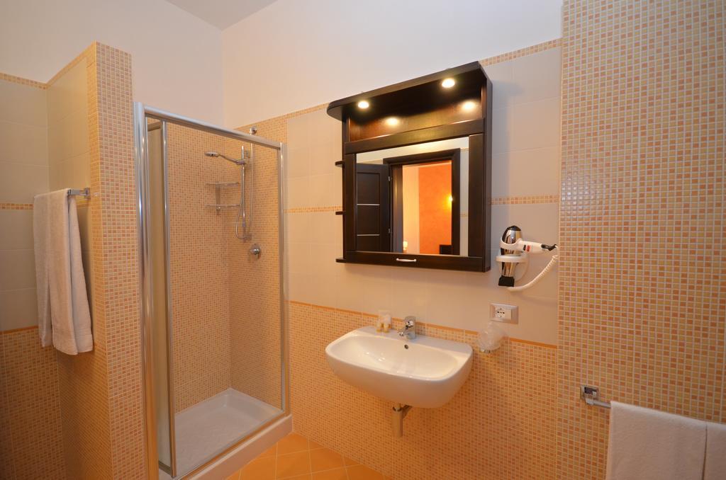 Baia Santa Margherita B&B Кастеллуццо Номер фото